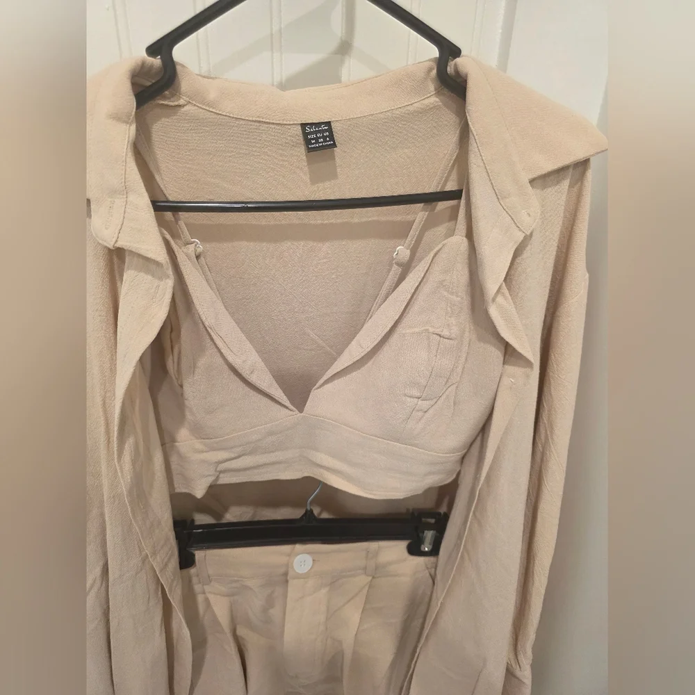 Elegant Cream Short Set - Picture 2 of 8